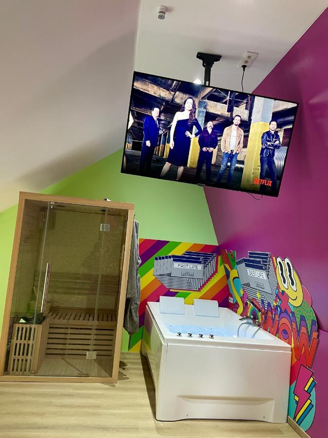Capsule Forever Young - Jacuzzi - Sauna - Billard - Arcade De Jeux - Netflix & Home Cinema - Ping Pong Hastiere-par-dela Extérieur photo