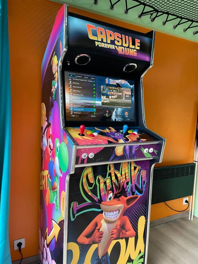Capsule Forever Young - Jacuzzi - Sauna - Billard - Arcade De Jeux - Netflix & Home Cinema - Ping Pong Hastiere-par-dela Extérieur photo