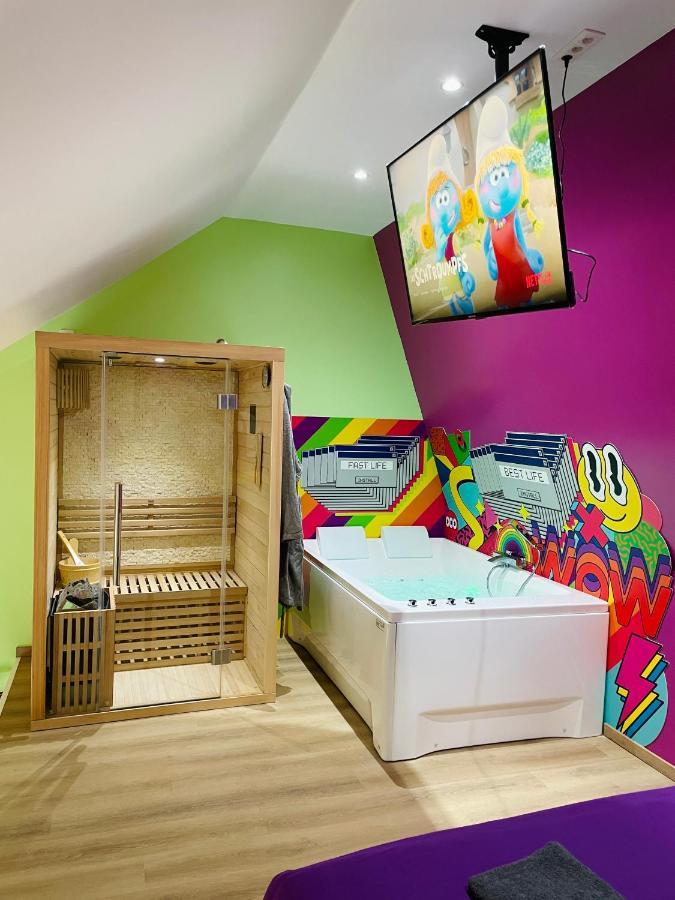 Capsule Forever Young - Jacuzzi - Sauna - Billard - Arcade De Jeux - Netflix & Home Cinema - Ping Pong Hastiere-par-dela Extérieur photo